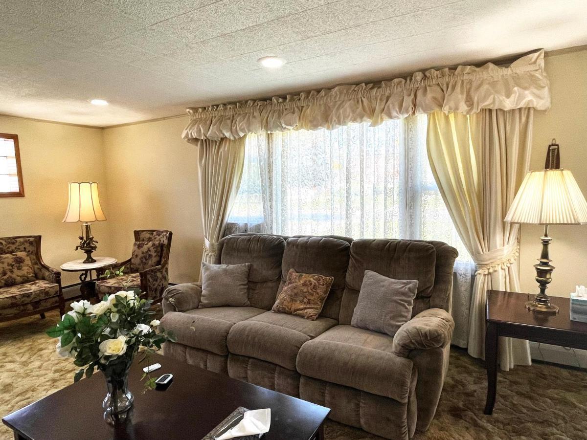 Entire Home In Buffalo - 6 Guests 3 Bedroom 1 Bath - Convenient Location - 25Min To Niagara Falls Εξωτερικό φωτογραφία