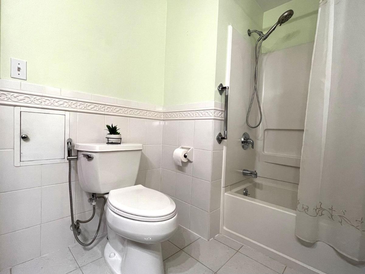 Entire Home In Buffalo - 6 Guests 3 Bedroom 1 Bath - Convenient Location - 25Min To Niagara Falls Εξωτερικό φωτογραφία