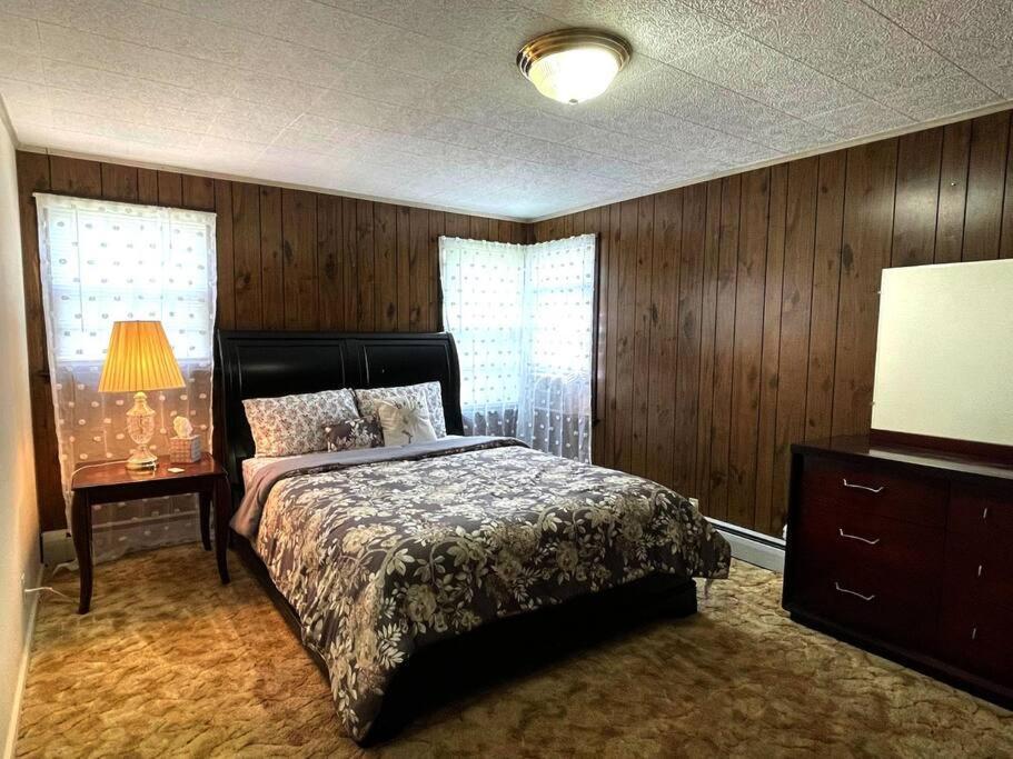 Entire Home In Buffalo - 6 Guests 3 Bedroom 1 Bath - Convenient Location - 25Min To Niagara Falls Εξωτερικό φωτογραφία